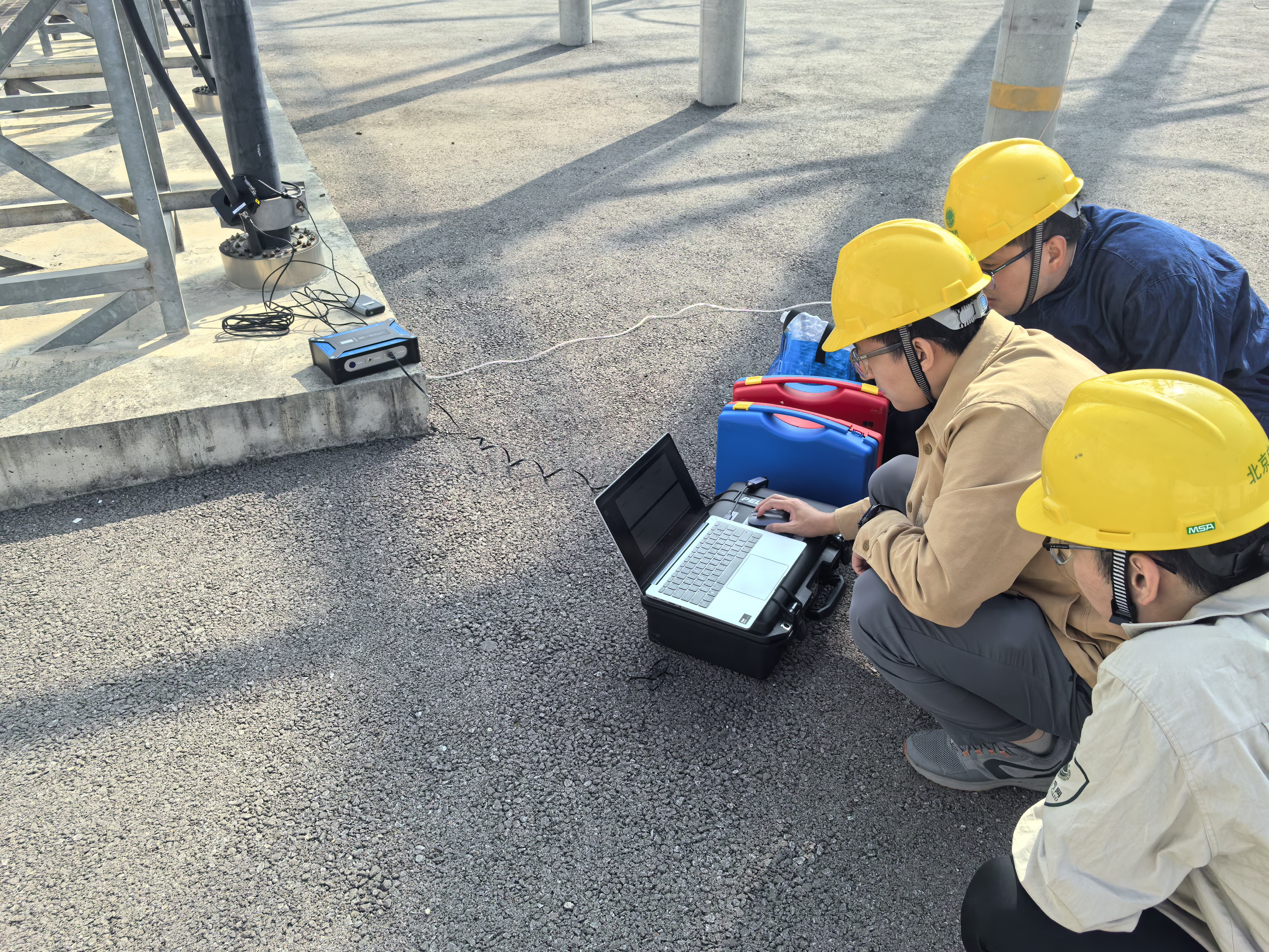 高頻電纜局放測試儀在變電站測試現場 高頻電纜局放測試儀在變電站測試現場